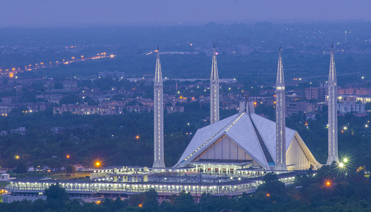 1200px-Faisal_Masjid_From_Damn_e_koh